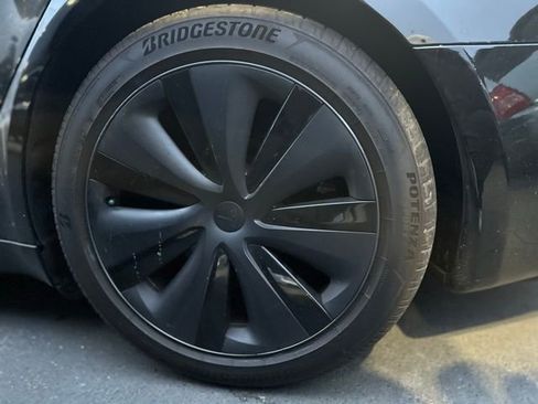 Used 2022 Tesla Model S image 6