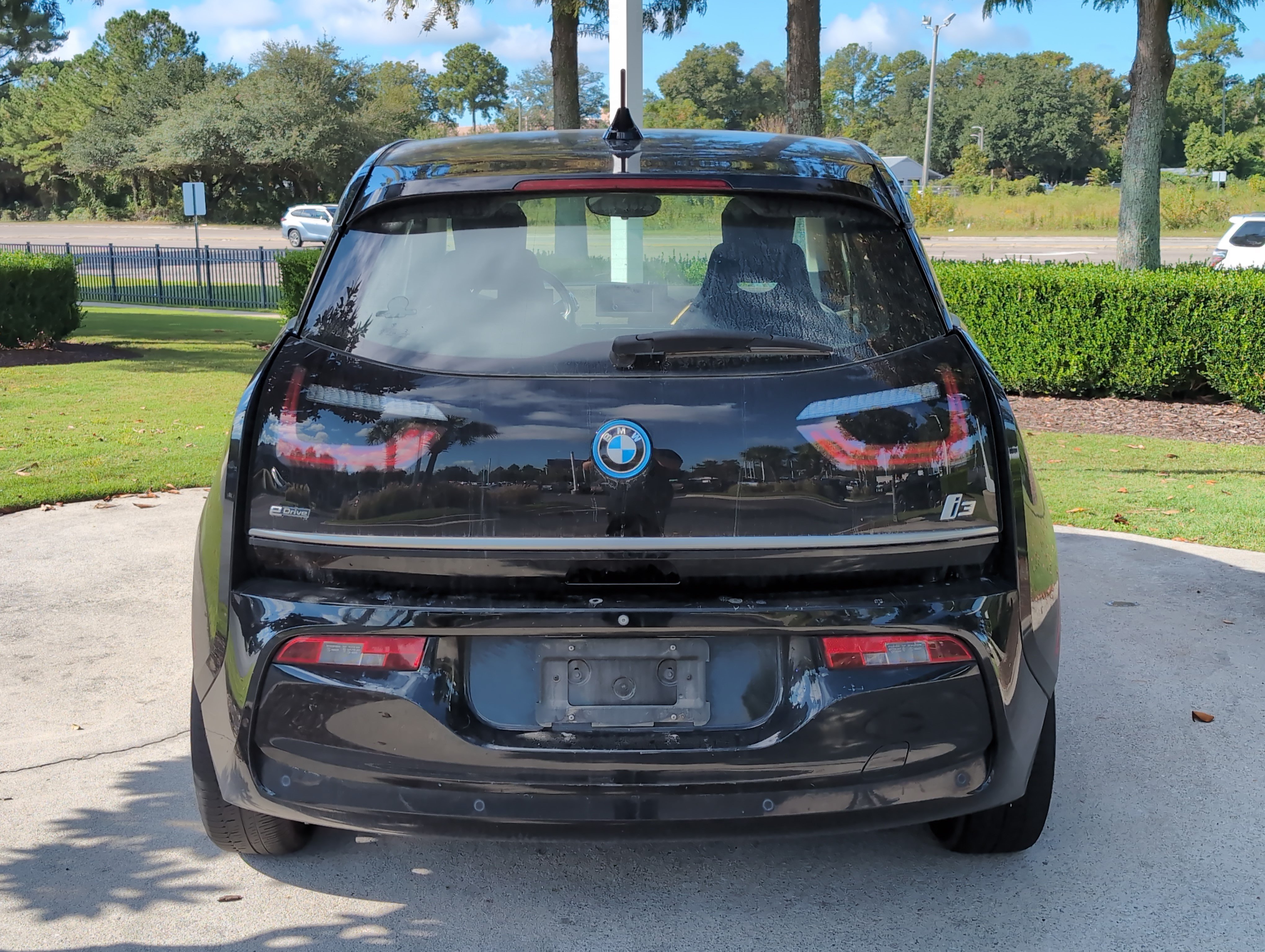 Used 2018 BMW i3 w/ Range Extender RWD image 9