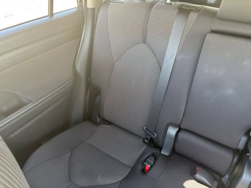 Used 2025 Toyota Highlander LE FWD image 41