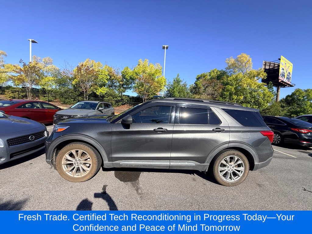Used 2020 Ford Explorer XLT w/ Equipment Group 202A RWD image 2