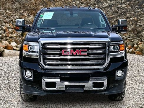 Used 2017 GMC Sierra 2500 SLT w/ All Terrain HD Package AWD/4WD image 3