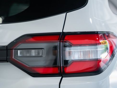 Used 2023 Honda Pilot Elite image 6
