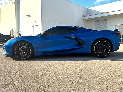 Used 2023 Chevrolet Corvette Stingray Premium Cpe w/ Z51 Performance Package RWD image 4