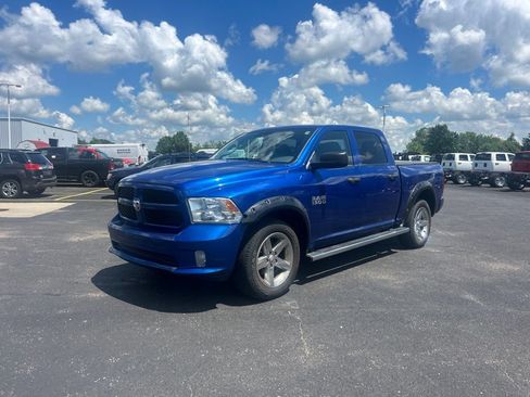 Used 2018 RAM 1500 Express w/ Express Value Package AWD/4WD image 5