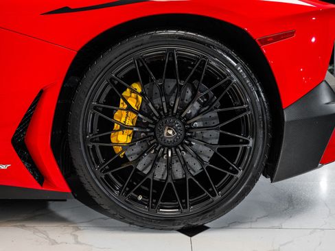 Used 2016 Lamborghini Aventador LP 750-4 Superveloce image 18