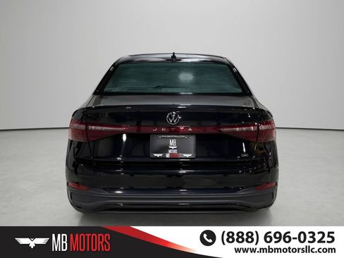 Used 2025 Volkswagen Jetta SE FWD image 6