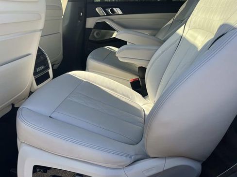 Used 2022 BMW X7 M50i w/ Dynamic Handling Package AWD/4WD image 25