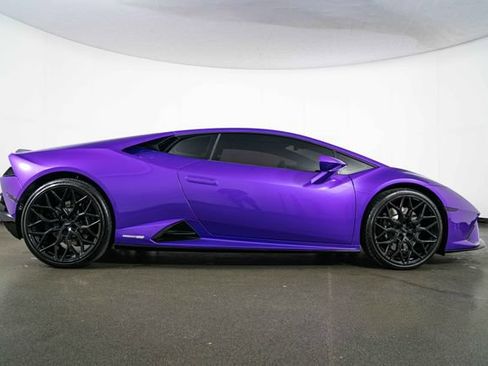 Used 2021 Lamborghini Huracan EVO RWD image 9