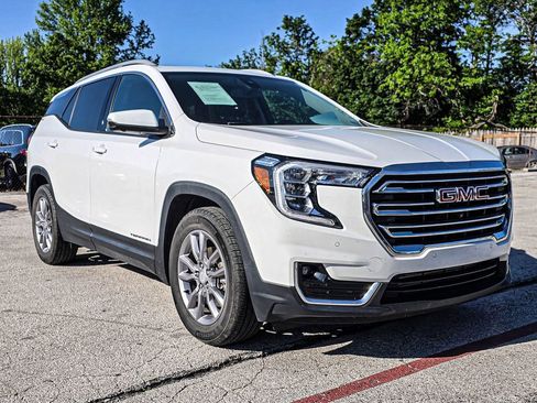 Used 2022 GMC Terrain SLT w/ Infotainment Package II image 1