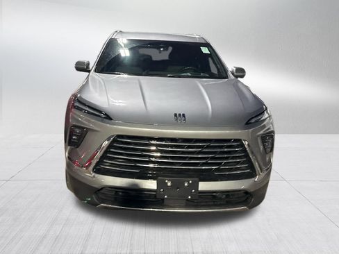 Used 2026 Buick Enclave Preferred w/ Power Package image 2