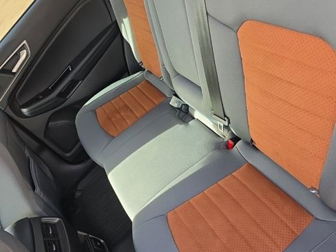 Used 2018 Ford Edge SEL w/ Equipment Group 201A image 10