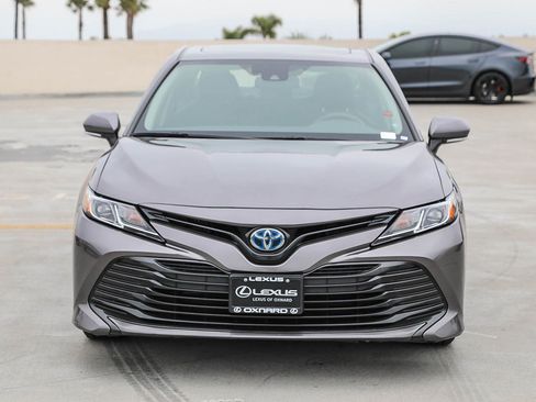 Used 2019 Toyota Camry LE w/ Sunroof Package FWD image 2
