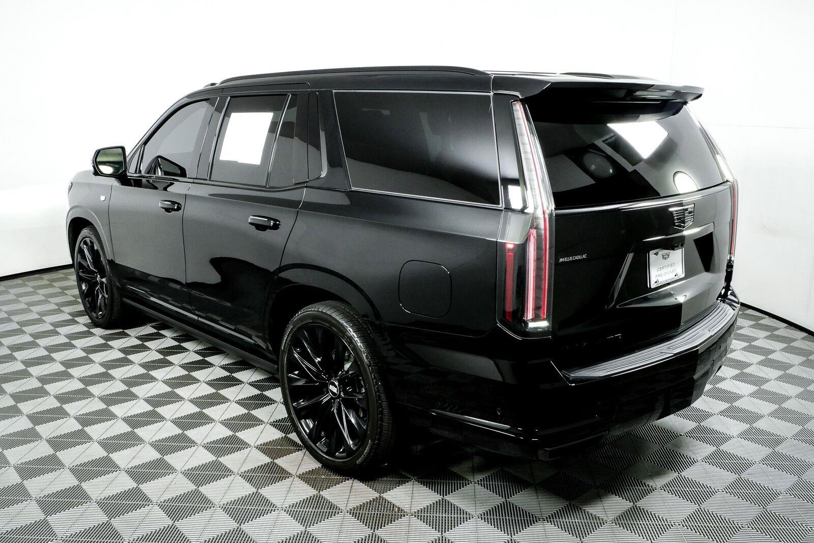 Used 2025 Cadillac Escalade Sport Platinum w/ LPO, ONYX Package AWD/4WD image 31