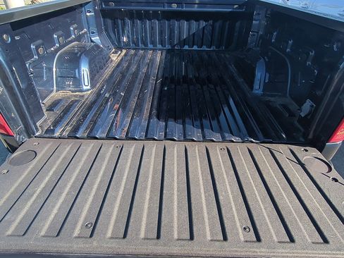 Certified 2022 Chevrolet Silverado 1500 LT image 25