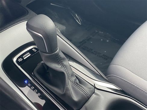 Certified 2025 Toyota Corolla SE image 32