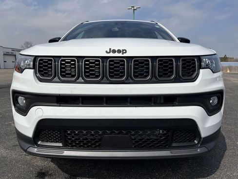New 2026 Jeep Compass Latitude image 11
