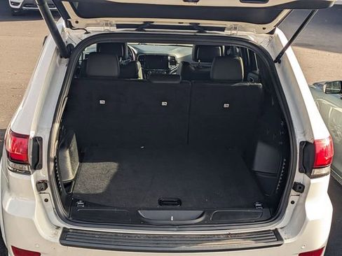 Certified 2022 Jeep Grand Cherokee Laredo X image 24