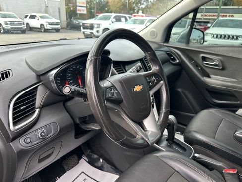 Used 2019 Chevrolet Trax LT w/ LT Convenience Package image 53