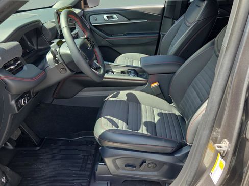 Used 2025 Ford Explorer ST-Line w/ Premium Package RWD image 9