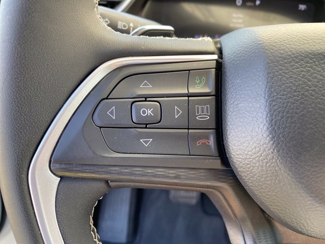 Used 2023 Jeep Grand Cherokee L Laredo AWD/4WD image 21