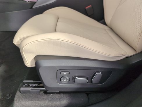 Used 2025 BMW X3 xDrive30i w/ Convenience Package image 11