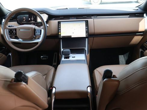 Certified 2024 Land Rover Range Rover SE AWD/4WD image 13