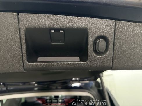 Used 2019 Chevrolet Suburban LT image 17