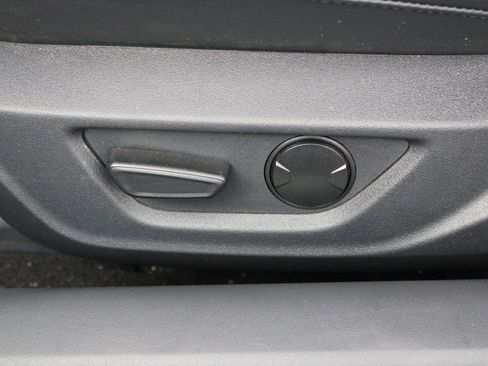 Used 2025 Ford Mustang Coupe image 17