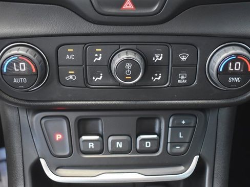 Used 2020 GMC Terrain SLT image 26