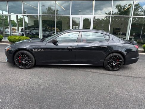 Used 2023 Maserati Quattroporte Modena Q4 AWD/4WD image 4