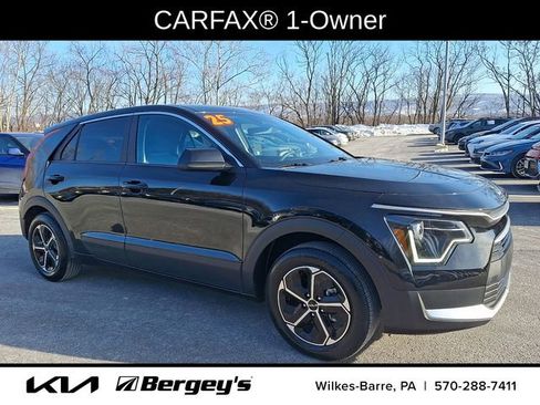 Certified 2025 Kia Niro LX image 3