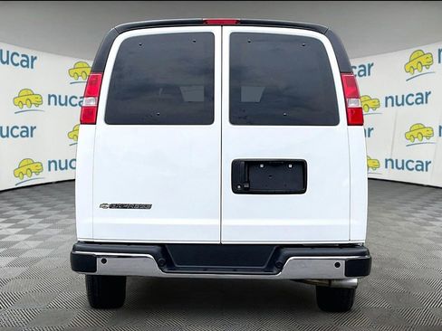 Used 2025 Chevrolet Express 3500 LT w/ LT Preferred Equipment Group RWD image 5