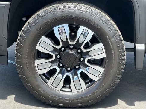 Used 2024 GMC Sierra 2500 Denali w/ Technology Package AWD/4WD image 25