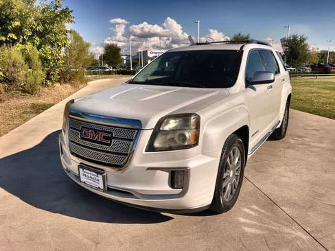 Used 2016 GMC Terrain Denali FWD image 2