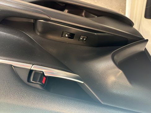 Used 2018 Toyota Camry LE FWD image 15