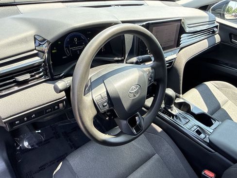Used 2025 Toyota Camry LE FWD image 16