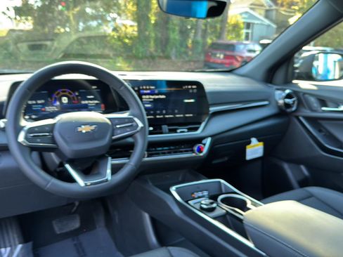 New 2026 Chevrolet Equinox LT w/ Convenience Package II image 16