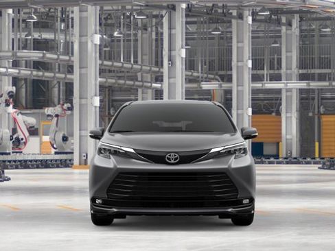 New 2026 Toyota Sienna XLE image 2