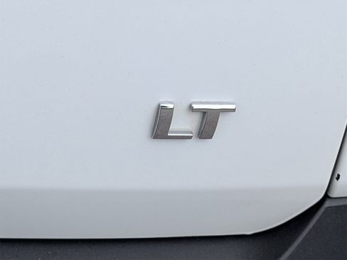 Used 2023 Chevrolet Traverse LT image 5