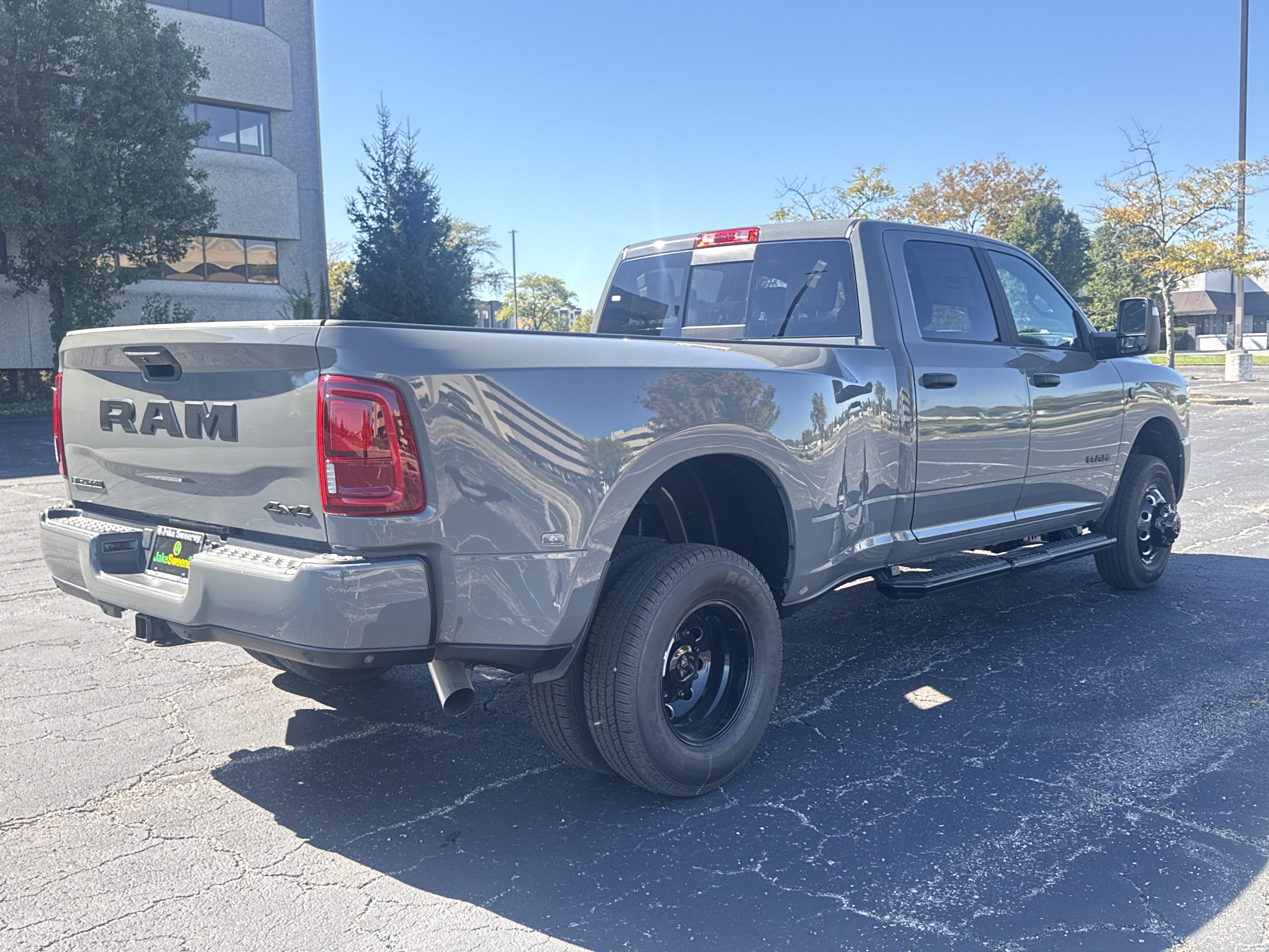 New 2027 RAM 3500 Big Horn AWD/4WD image 11
