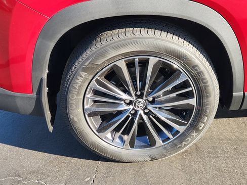 Used 2026 Toyota Grand Highlander AWD Hybrid image 32