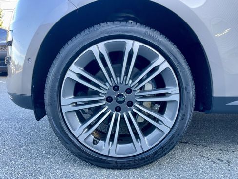 Used 2023 Land Rover Range Rover Sport SE image 9