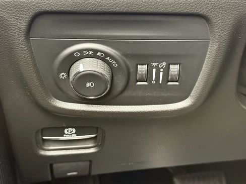 Used 2023 Jeep Grand Cherokee Overland w/ Luxury Tech Group IV image 27