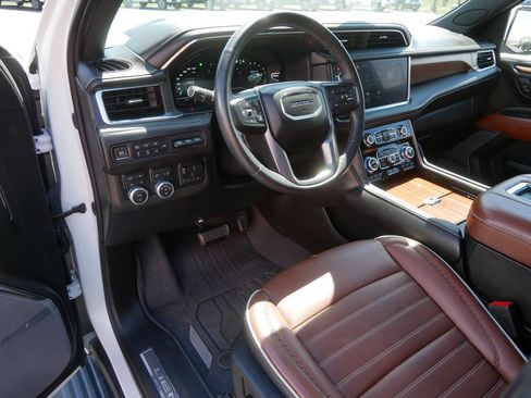 Certified 2023 GMC Yukon Denali Ultimate AWD/4WD image 15