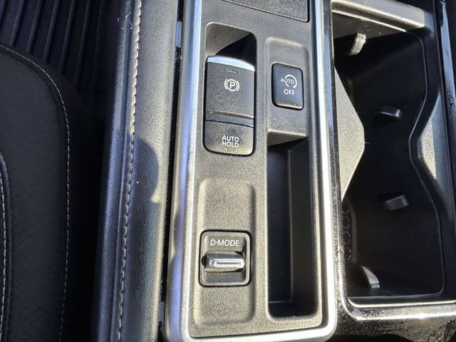 Used 2024 Nissan Pathfinder SL w/ SL Premium Package FWD image 16