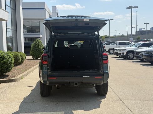 Used 2025 Toyota 4Runner TRD Off-Road Premium w/ Tow Technology Package AWD/4WD image 10