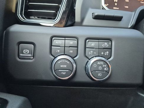 Used 2026 GMC Sierra 2500 AT4 w/ AT4 Premium Plus Package AWD/4WD image 15