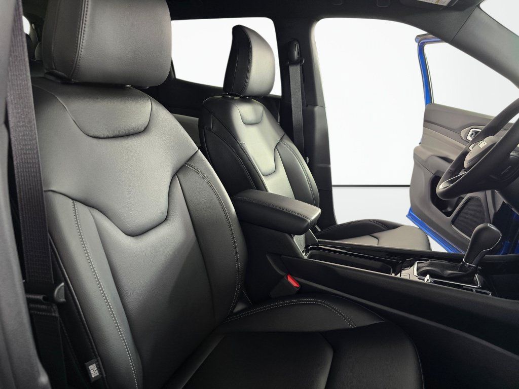 New 2026 Jeep Compass Limited AWD/4WD image 28