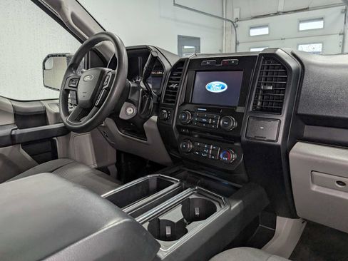 Used 2017 Ford F150 XL w/ Equipment Group 101A Mid AWD/4WD image 40