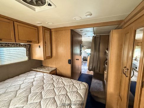 Used 2017 Ford E-450 and Econoline 450 Super Duty w/ Motorhome Prep Package RWD image 48